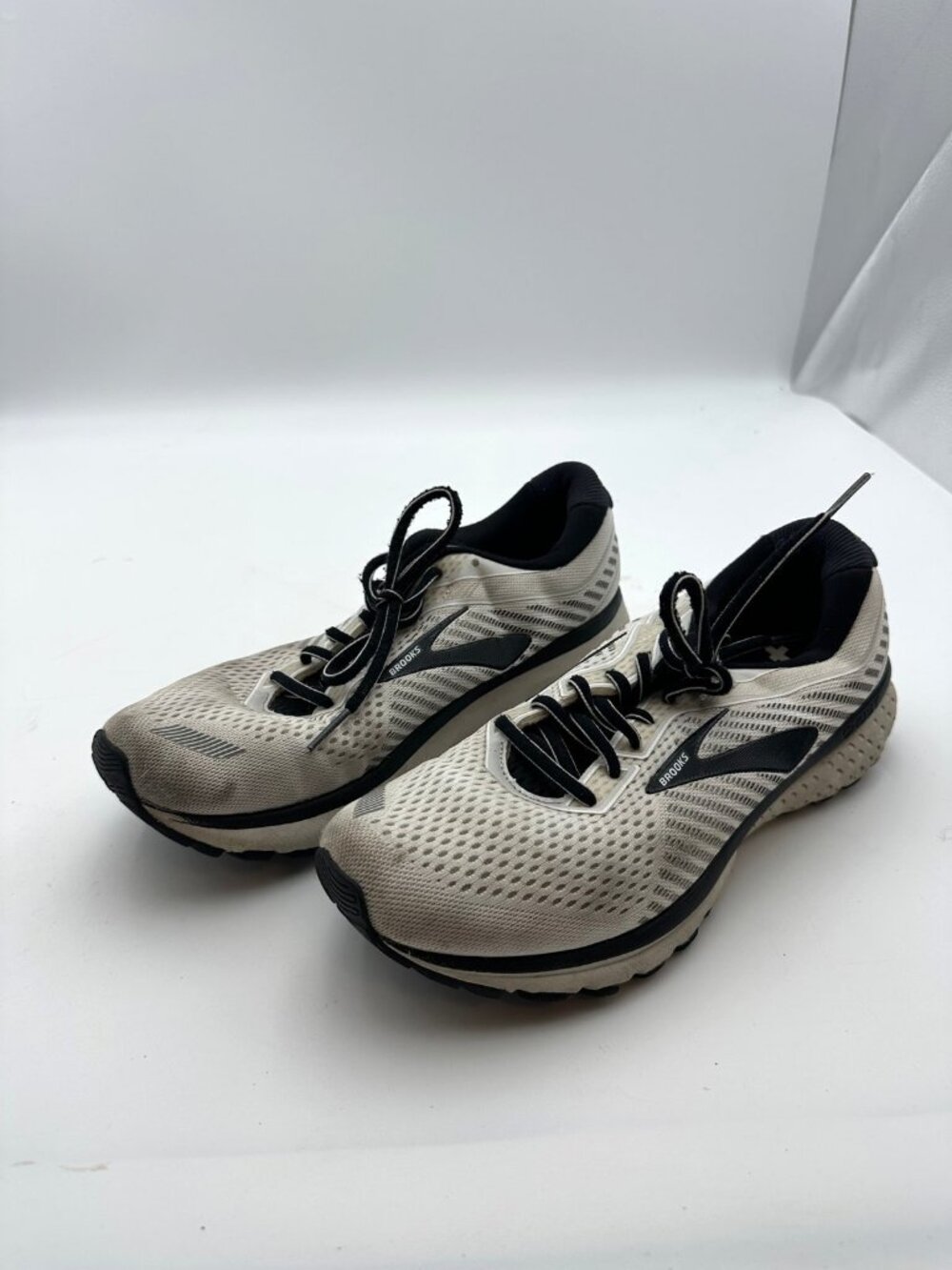 Brooks Ghost 12 Mens Running Shoes Size 9.5 White Black DNA Loft